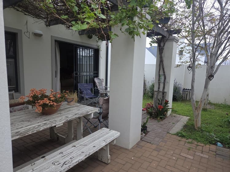 Main property image