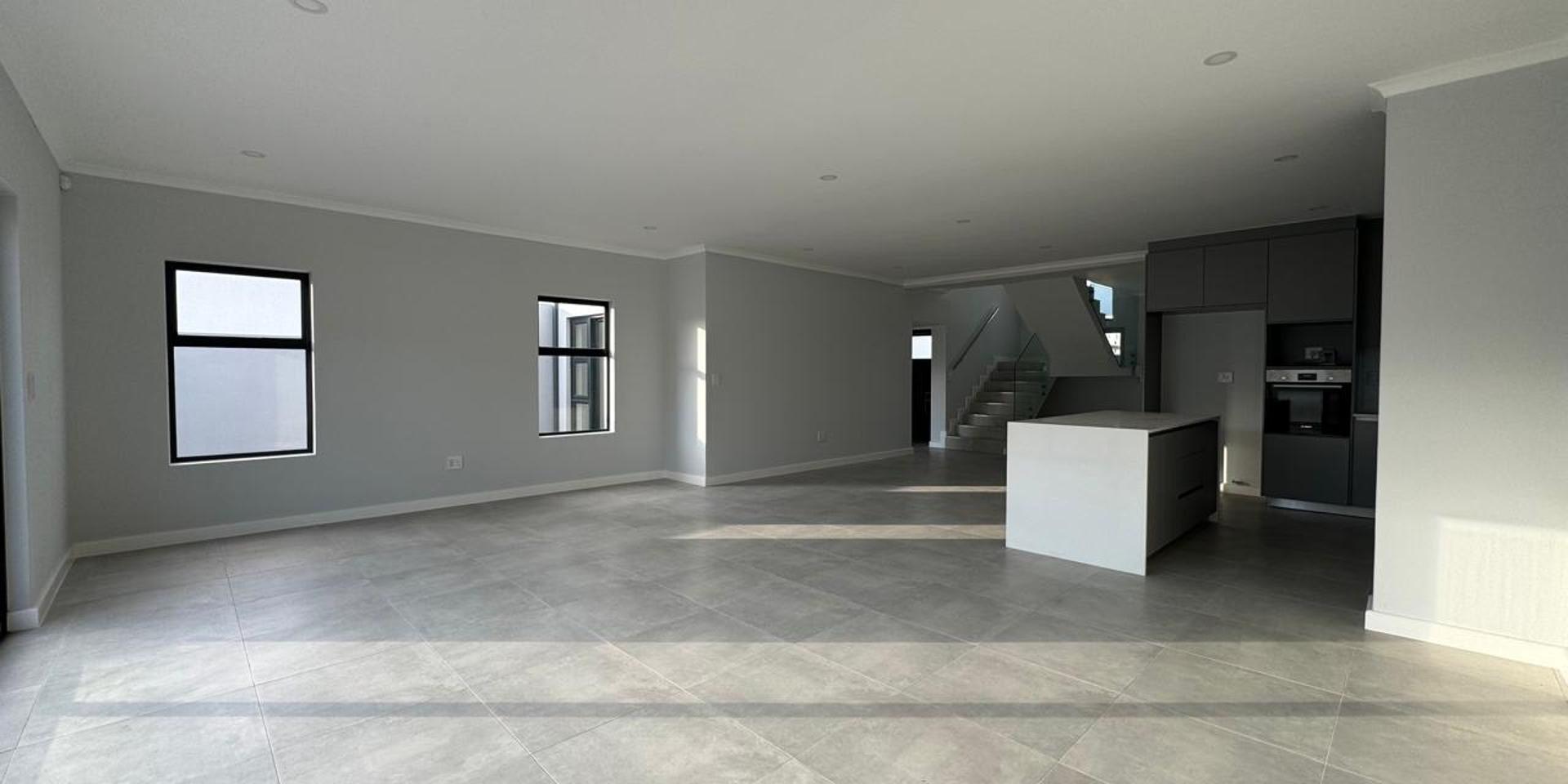 Image 3 of 6
