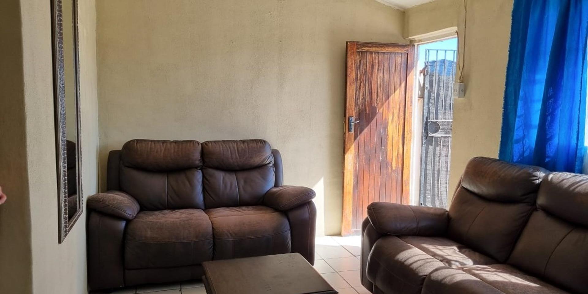 Image 4 of 6