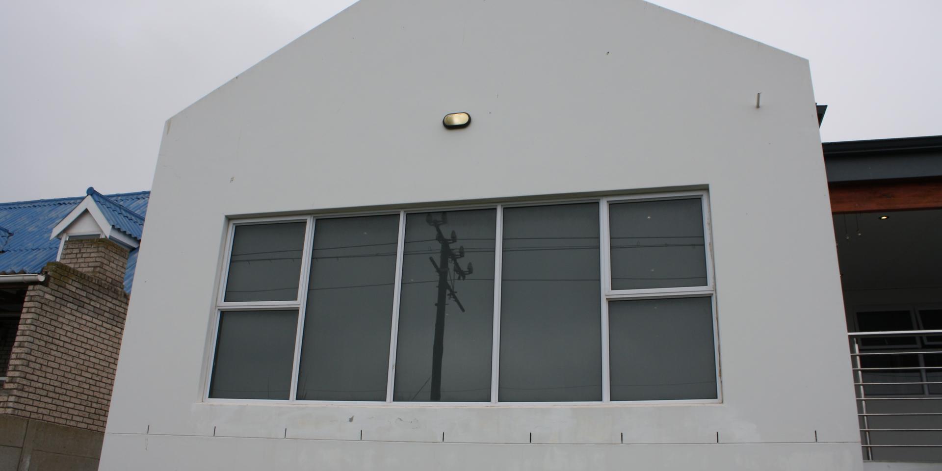 Image 4 of 6