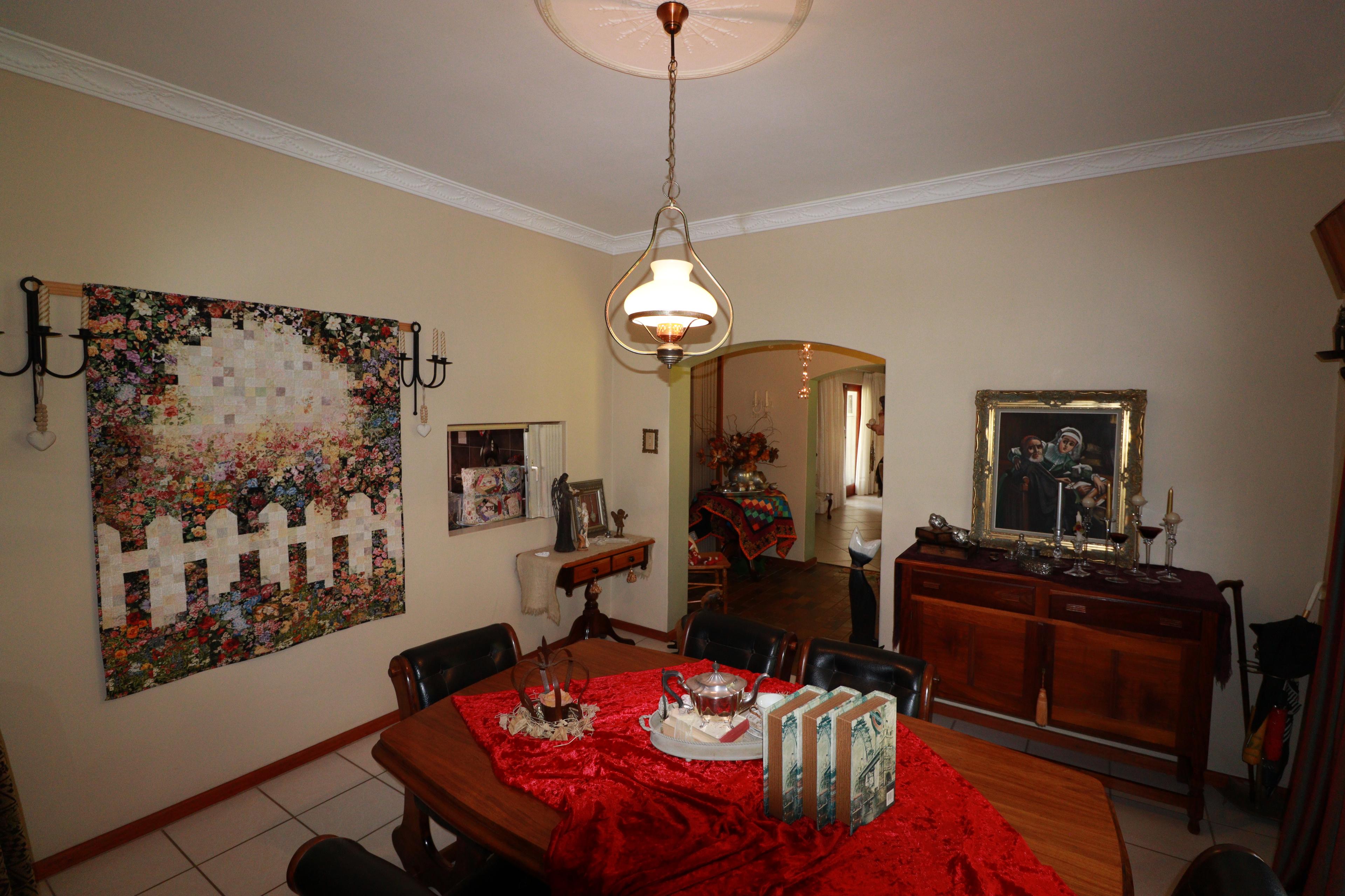 Image 4 of 6