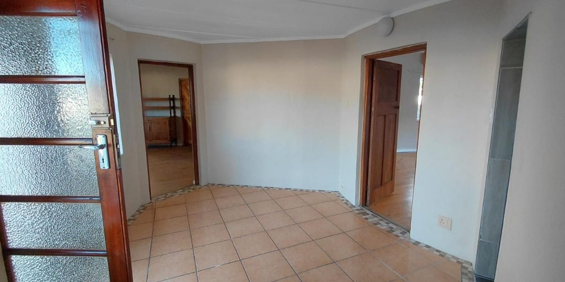 Image 2 of 6