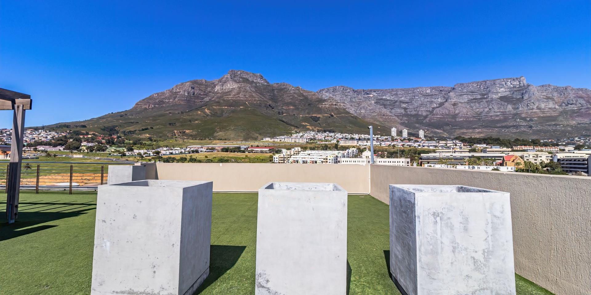 Image 2 of 6