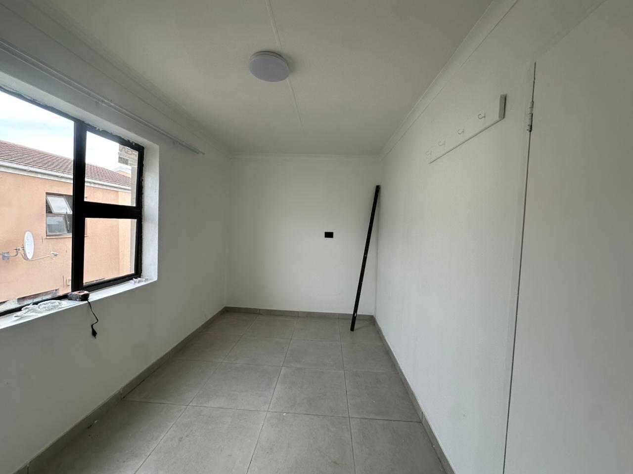 Image 5 of 6