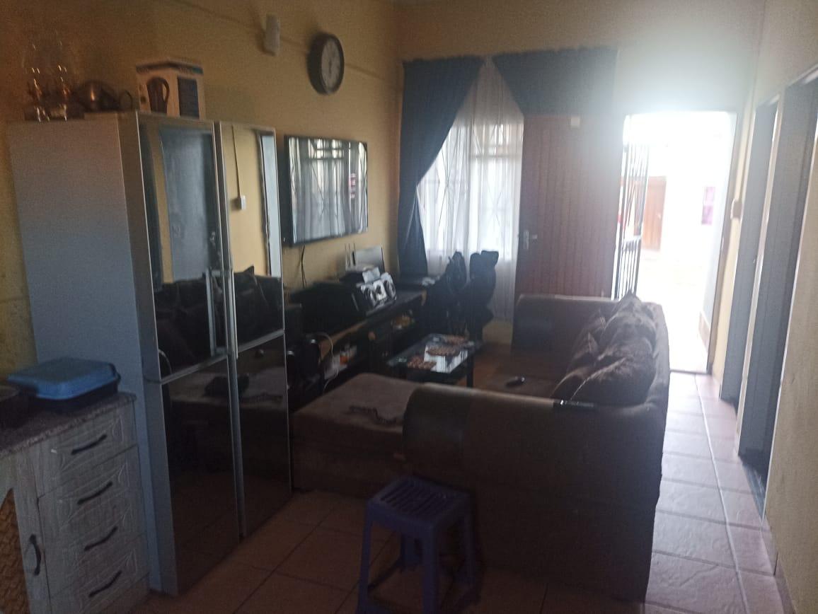 Image 2 of 6