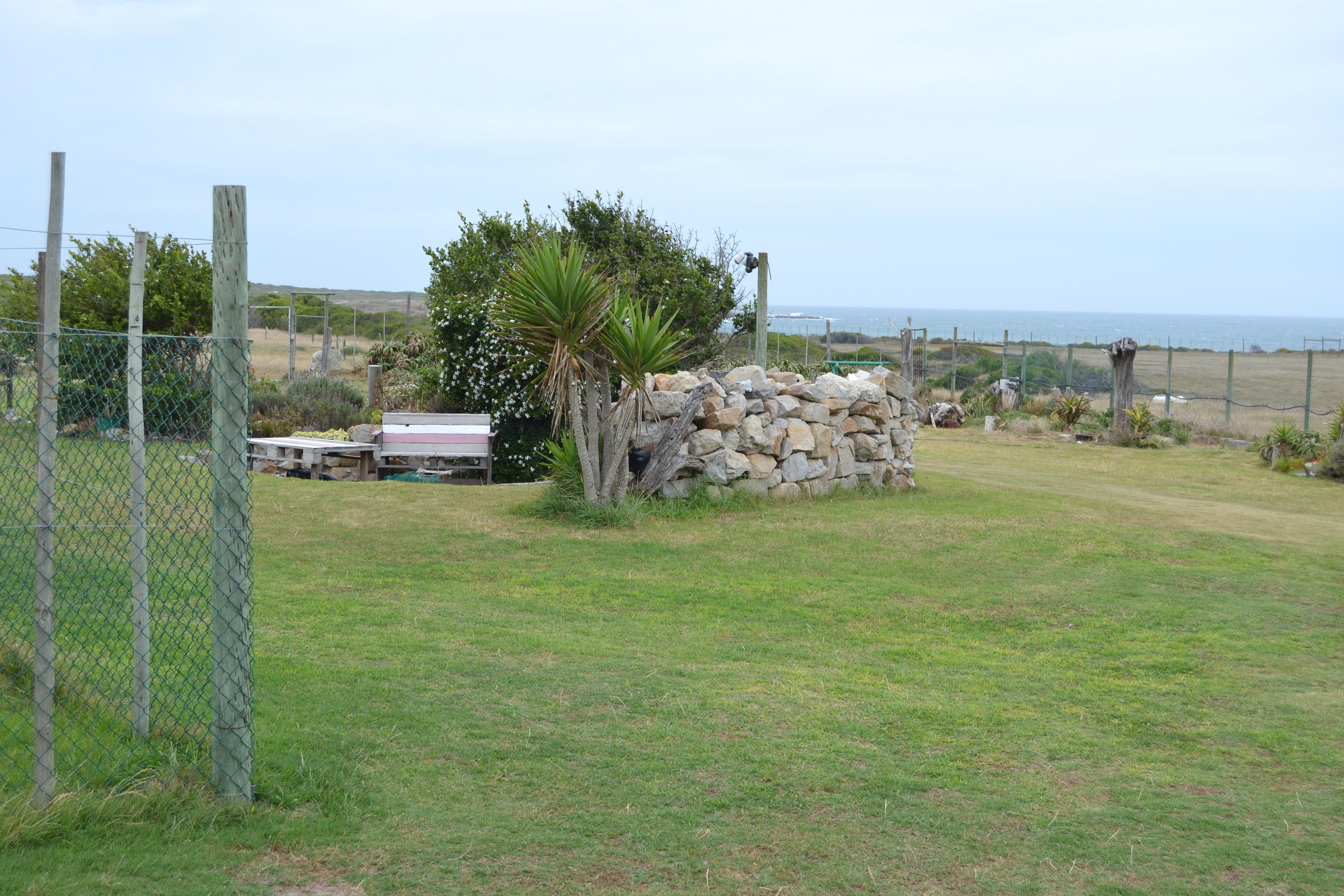 Image 2 of 6
