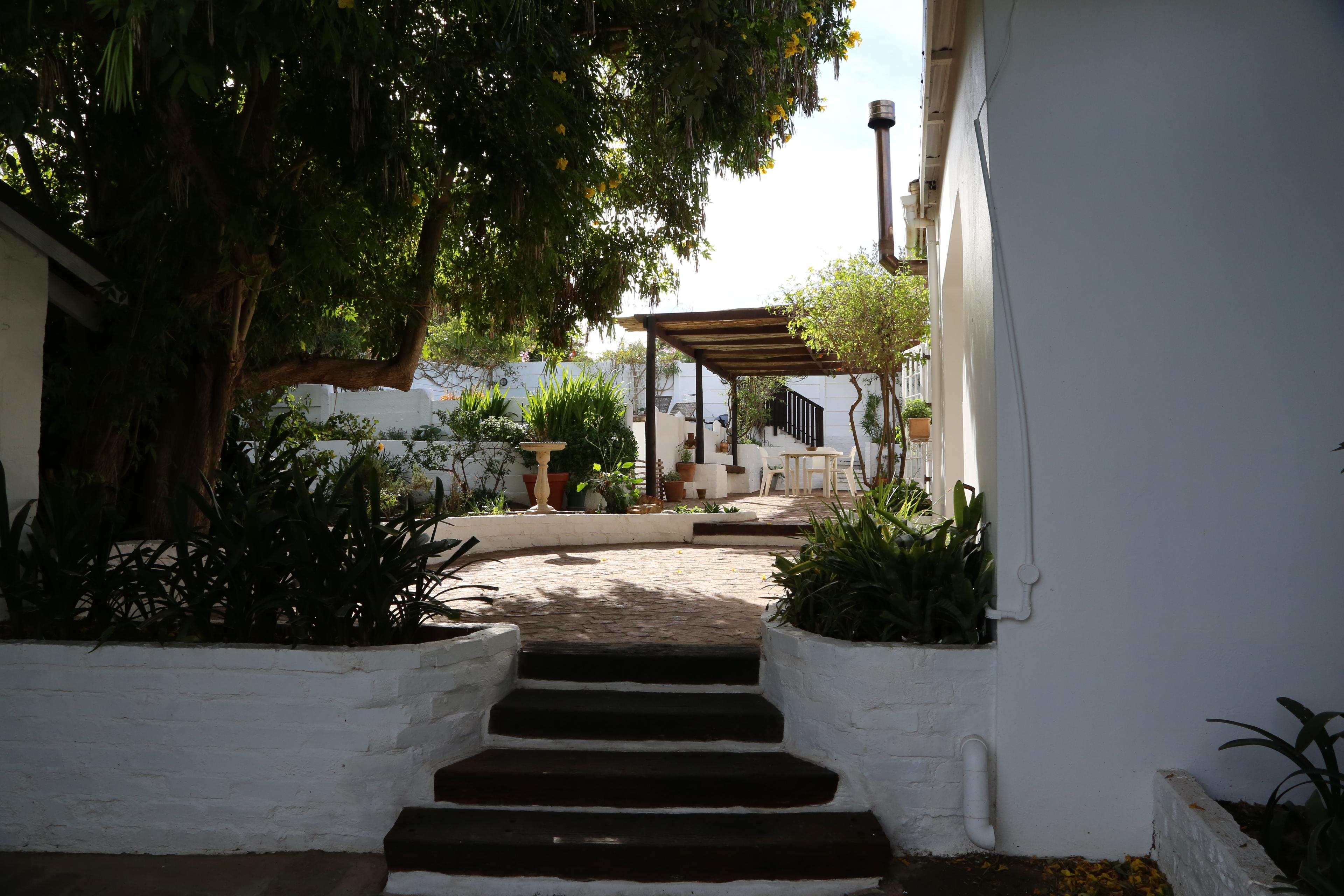 Image 4 of 6