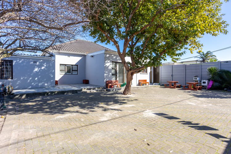 Main property image