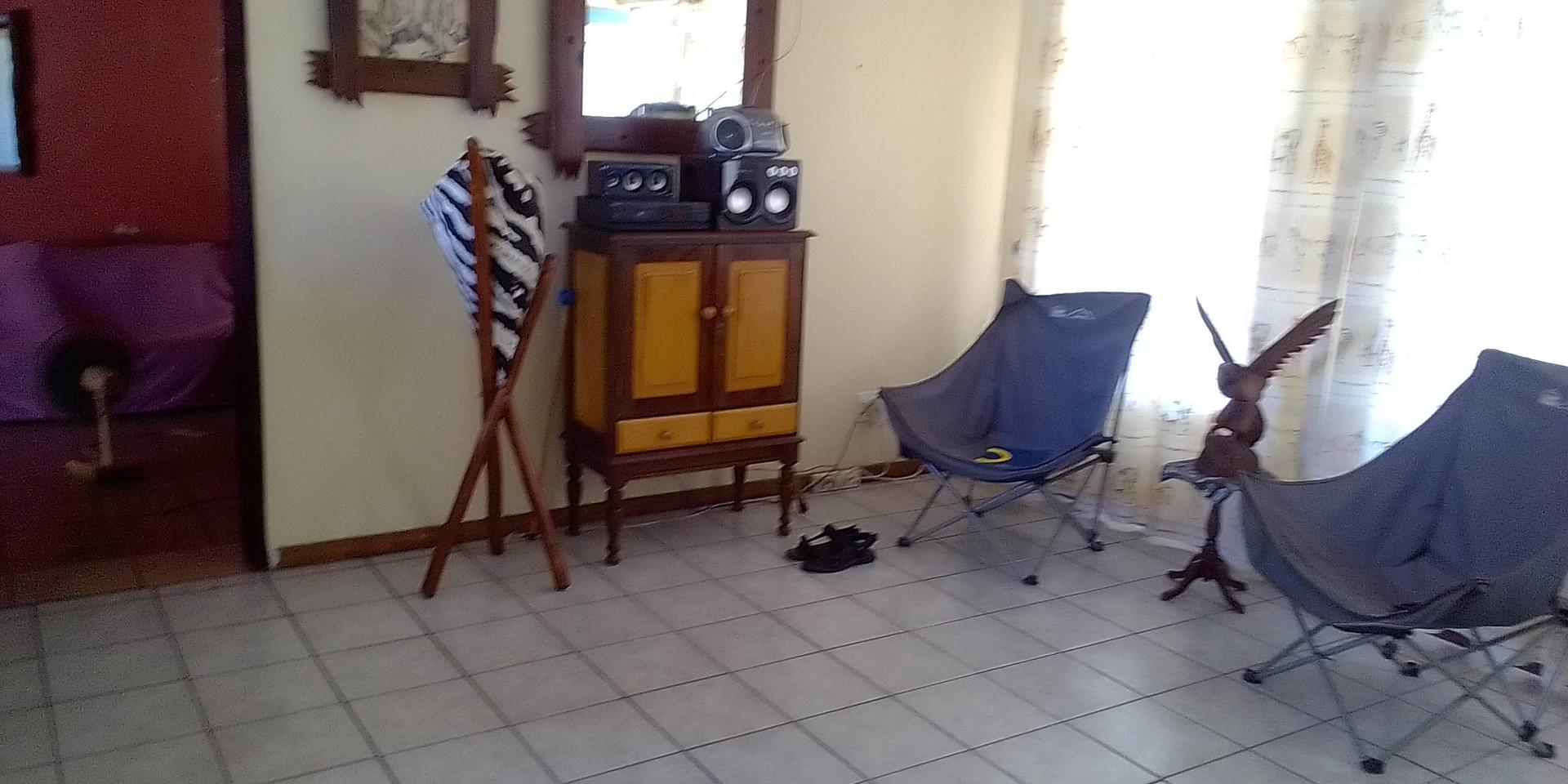 Image 2 of 6