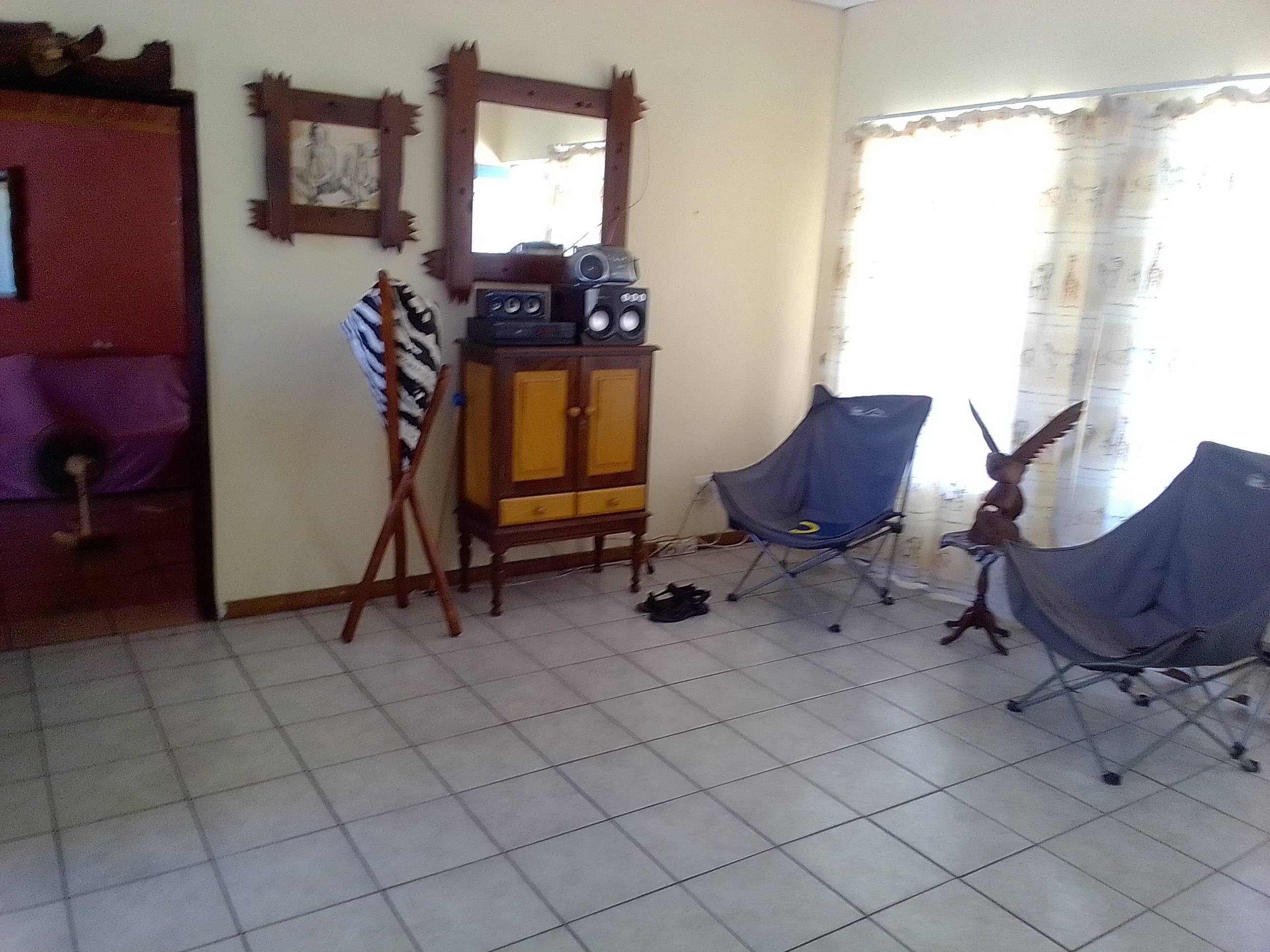 Image 2 of 6