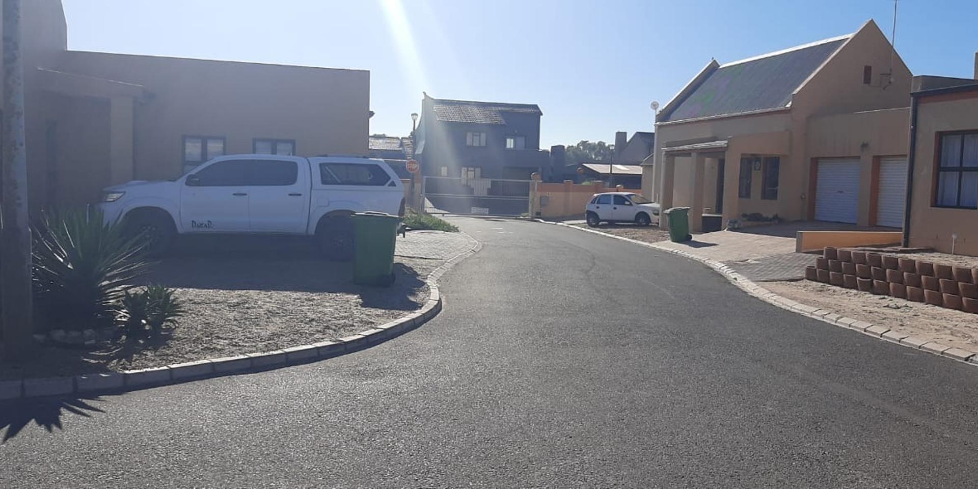 Image 4 of 6