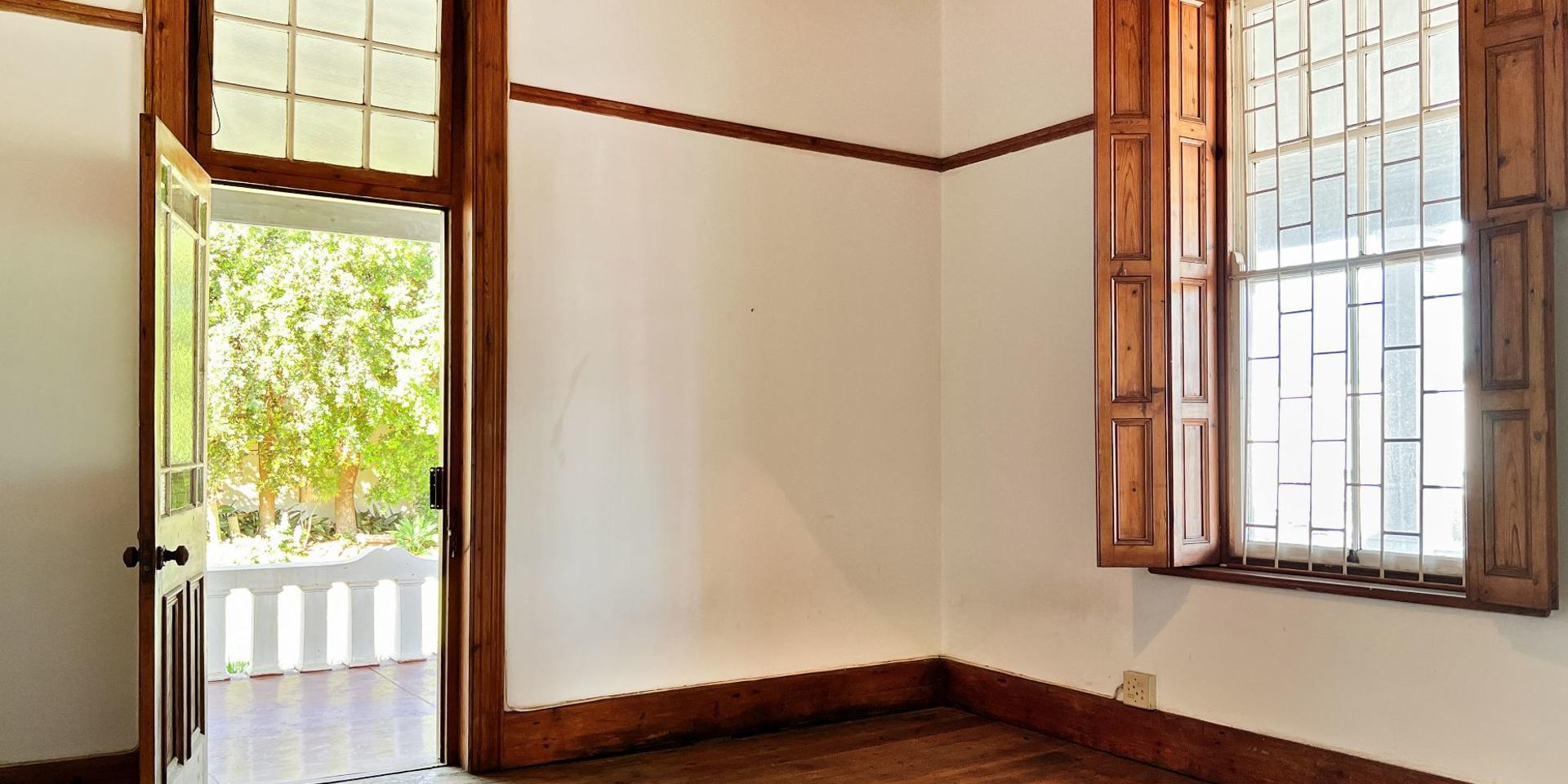Image 5 of 6