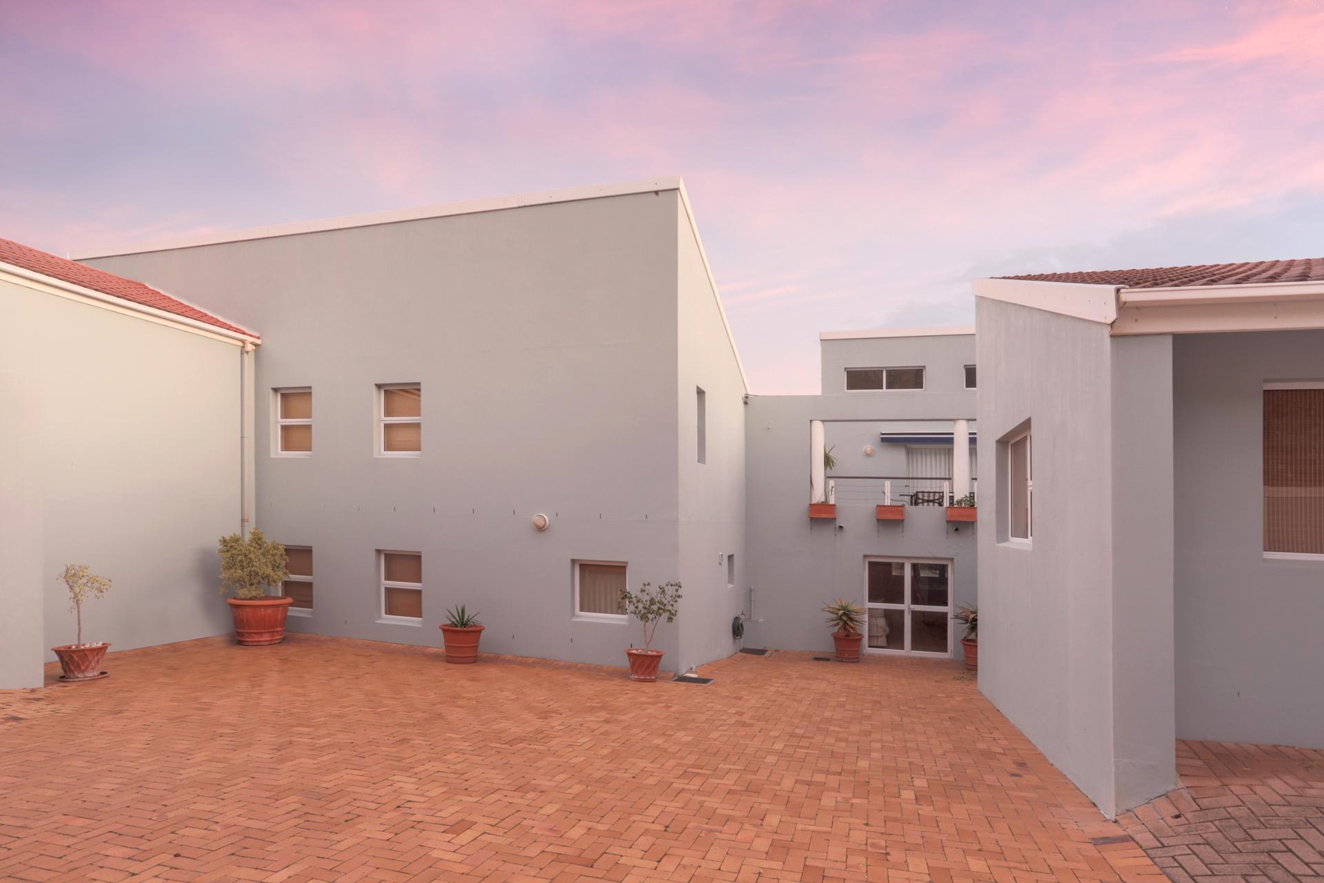 Image 2 of 6