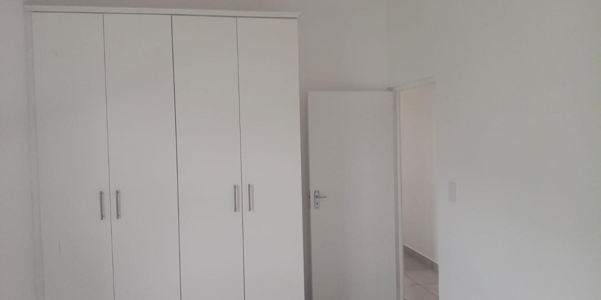 Image 4 of 6