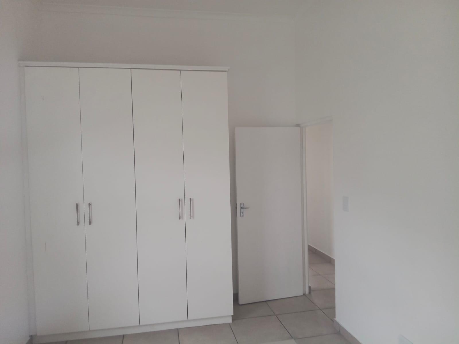Image 4 of 6