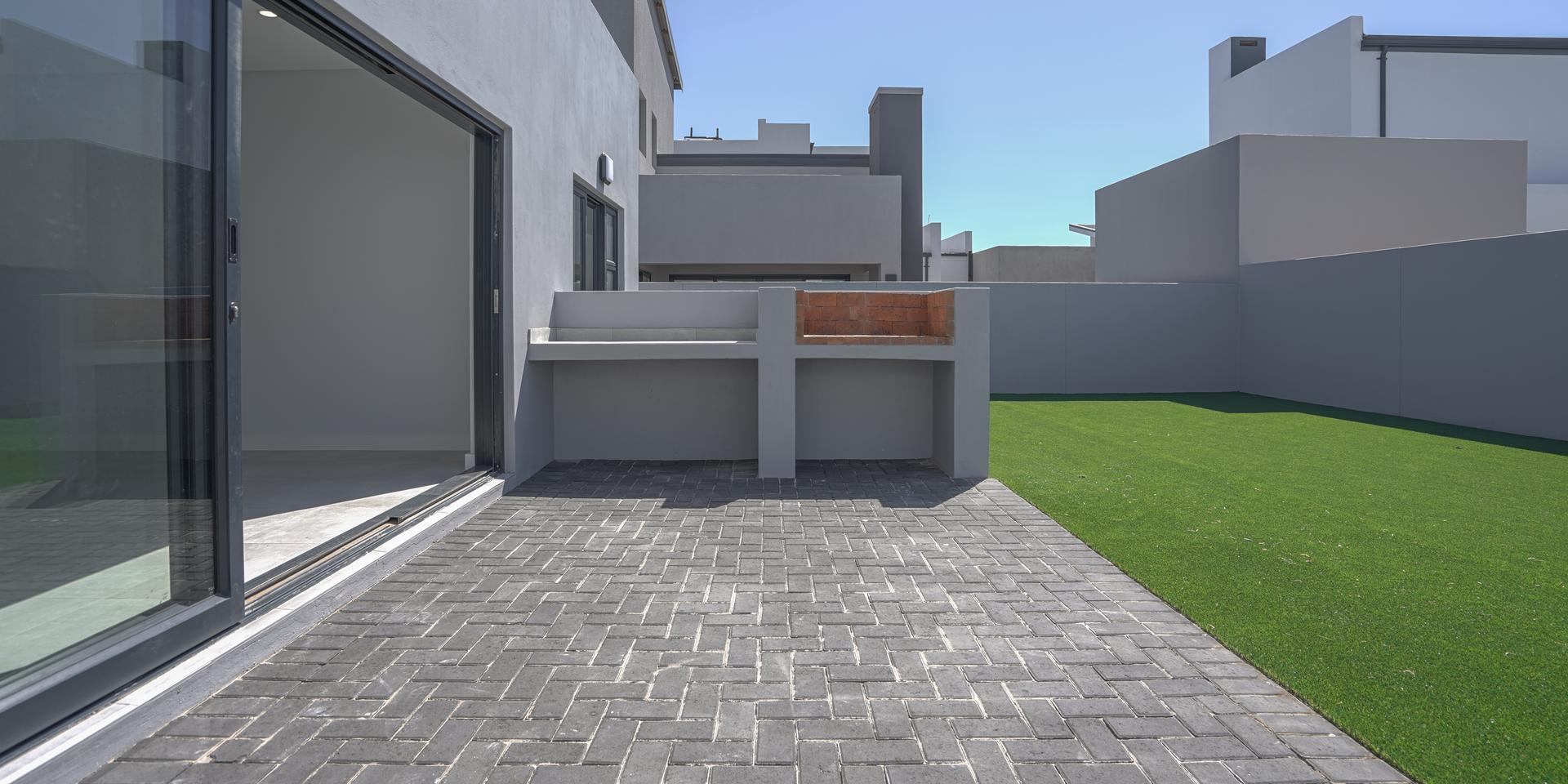 Image 3 of 6
