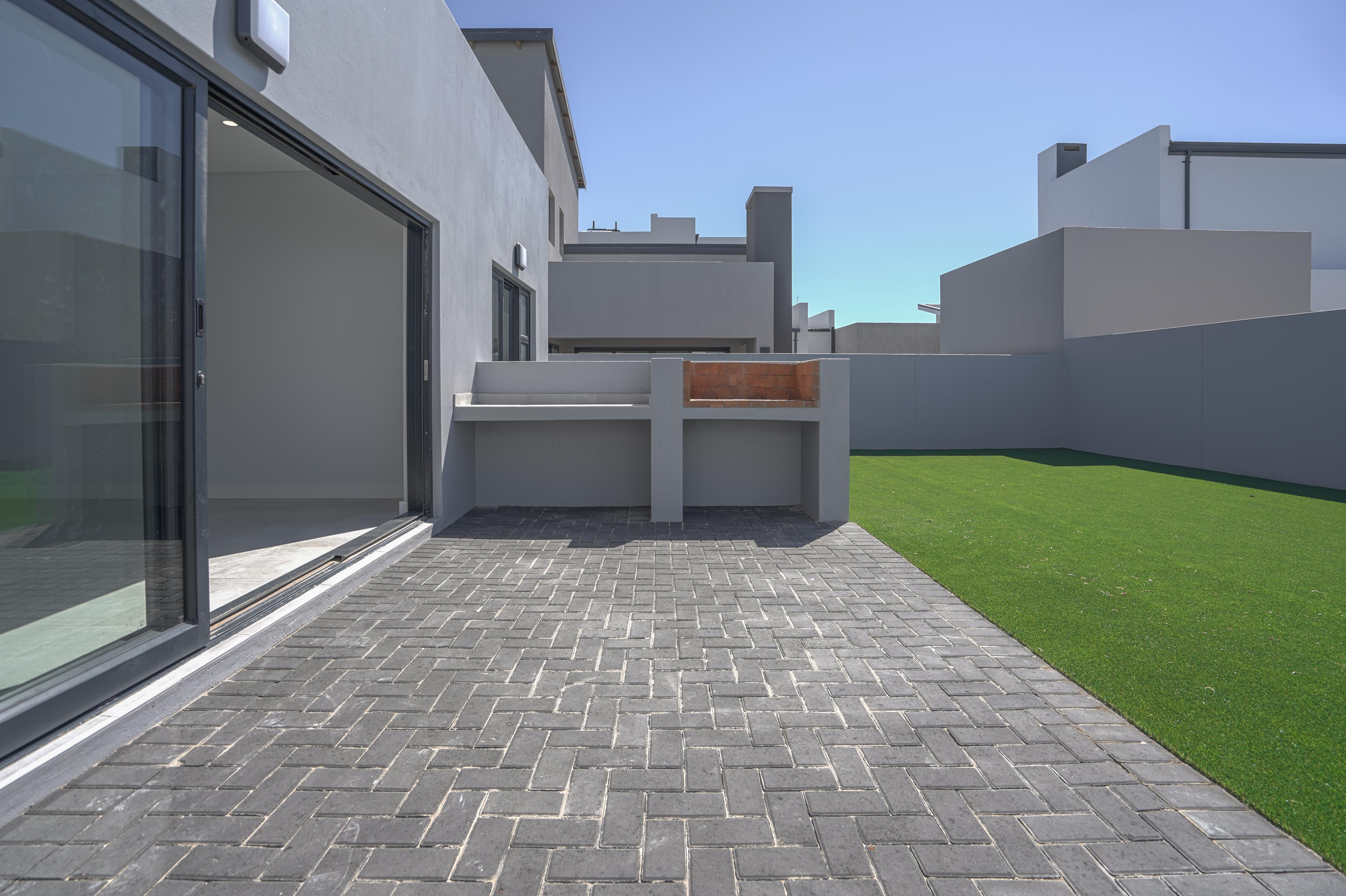 Image 3 of 6