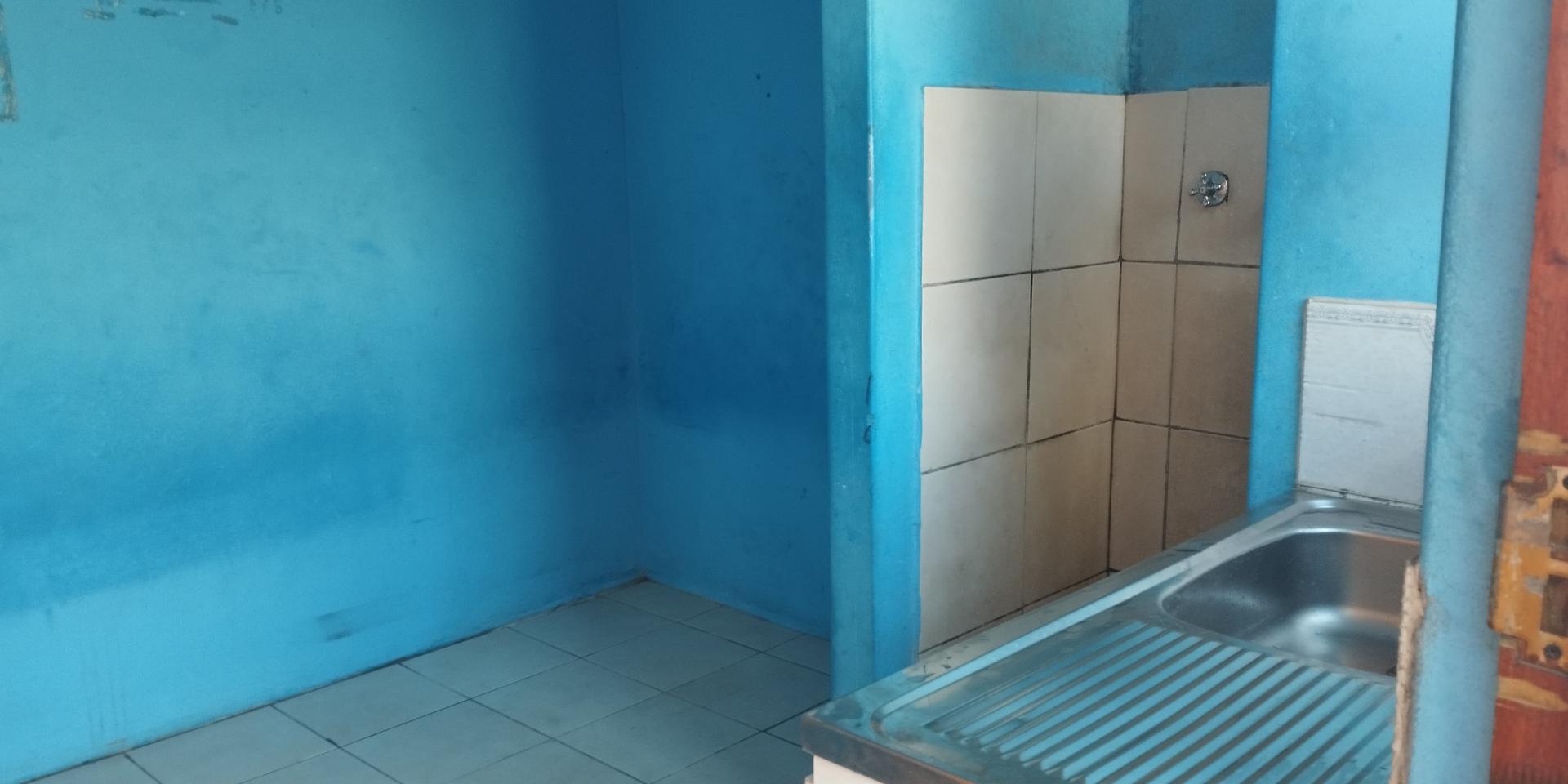 Image 3 of 6