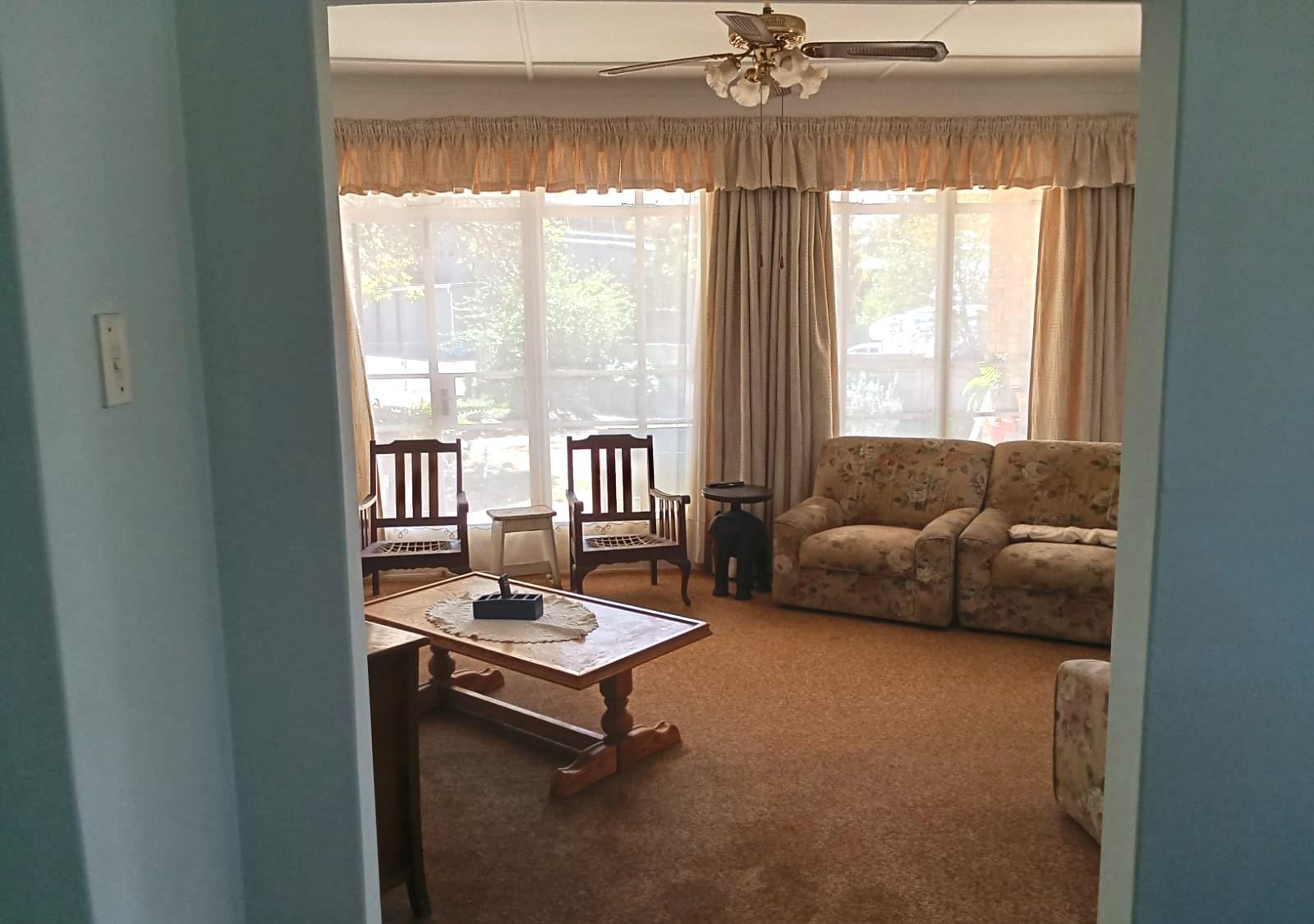 Image 4 of 6
