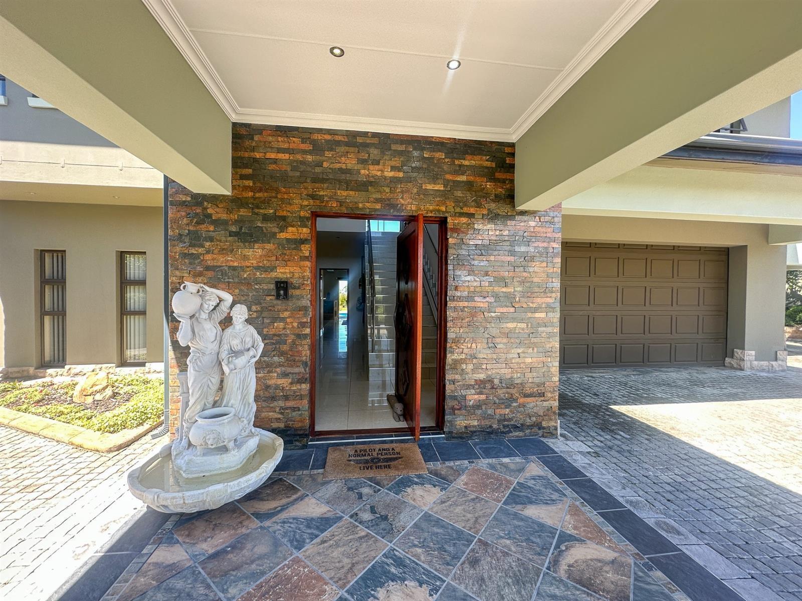 Image 4 of 6