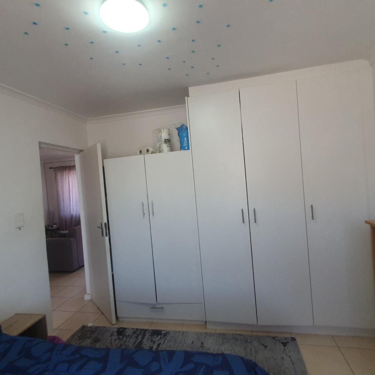 Image 4 of 6
