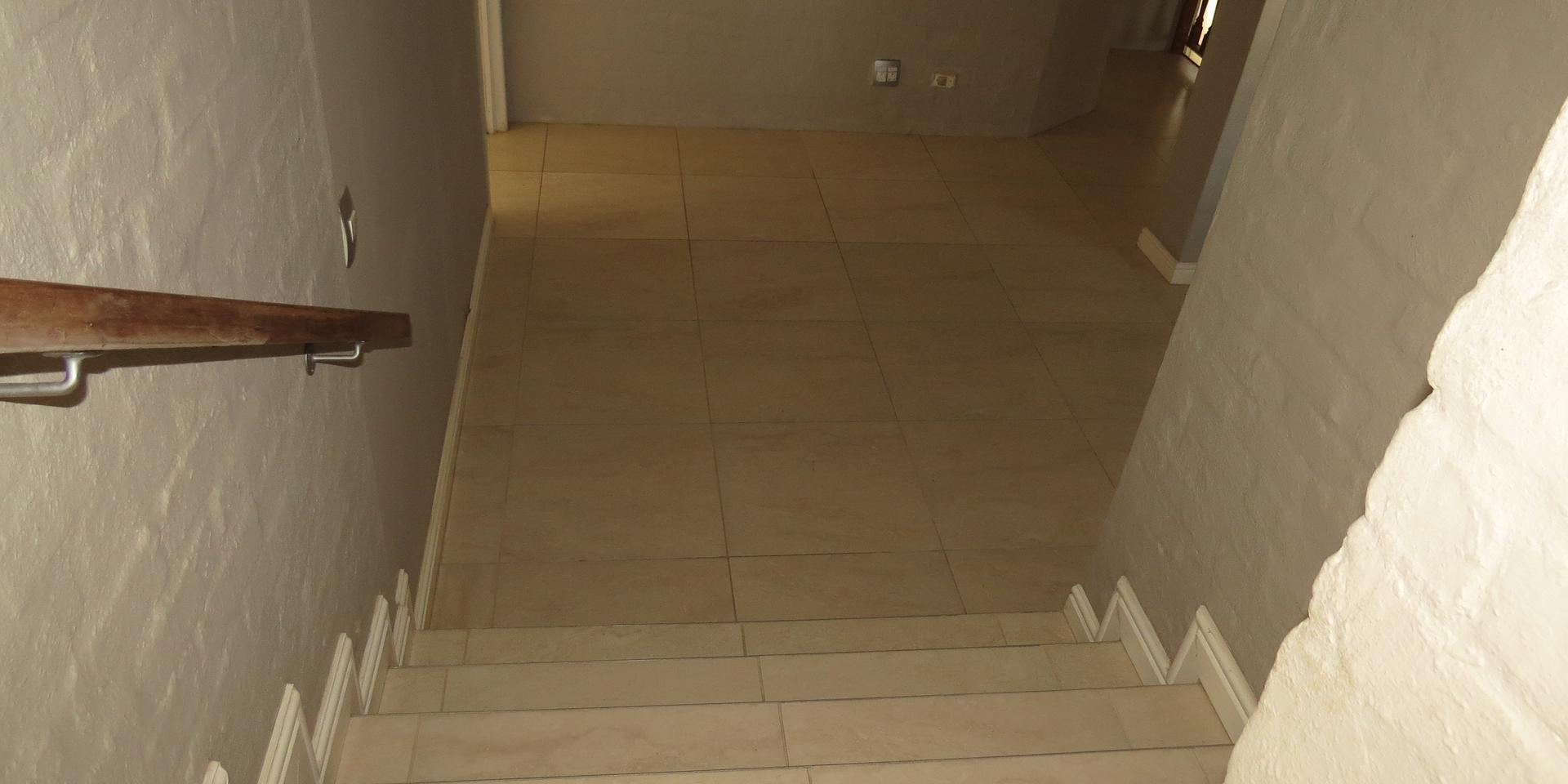 Image 4 of 6