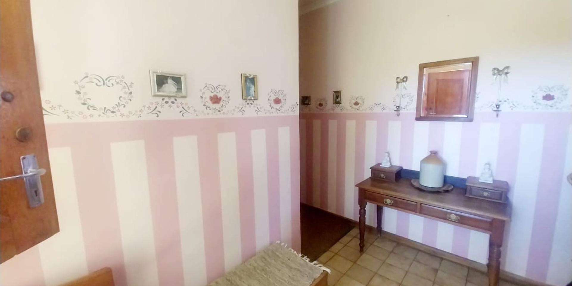 Image 2 of 6
