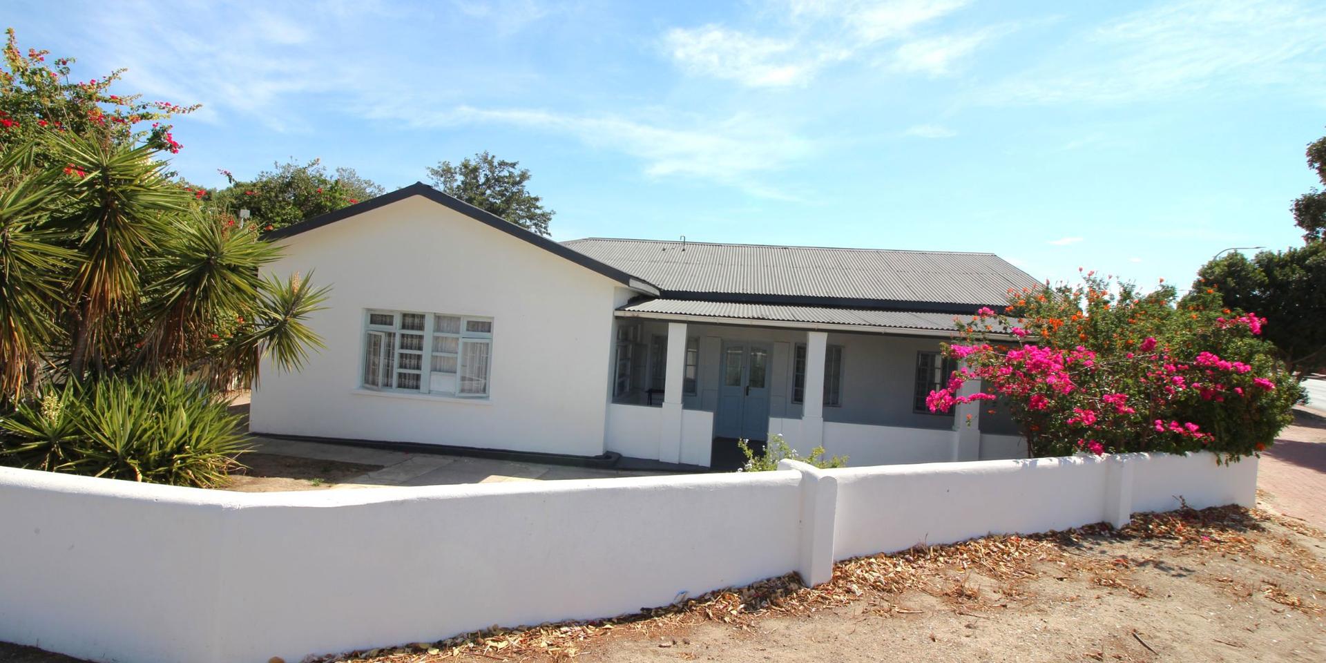 Image 2 of 6