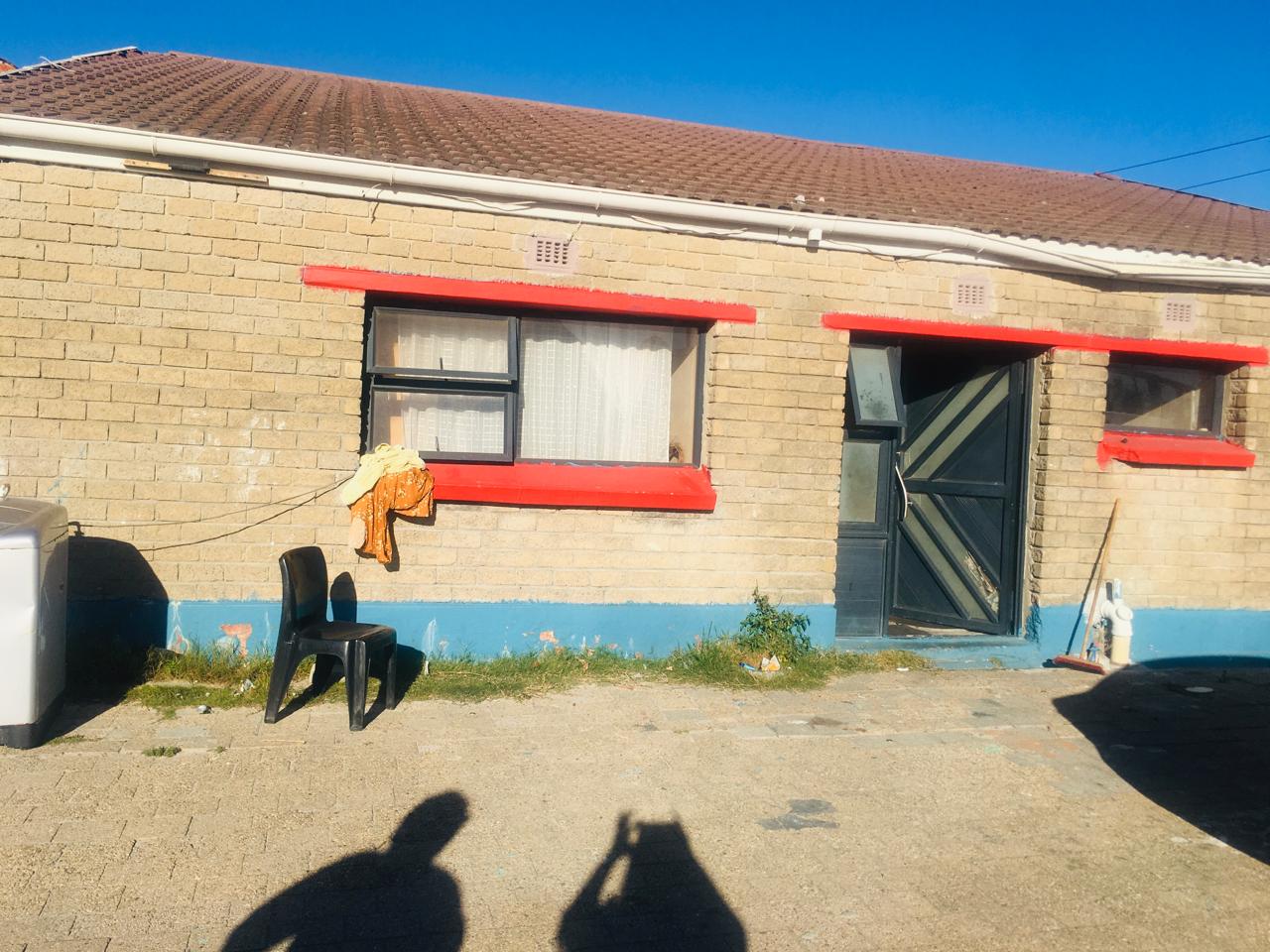 Image 2 of 6