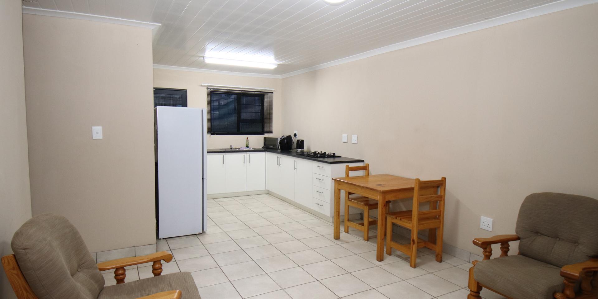 Image 4 of 6