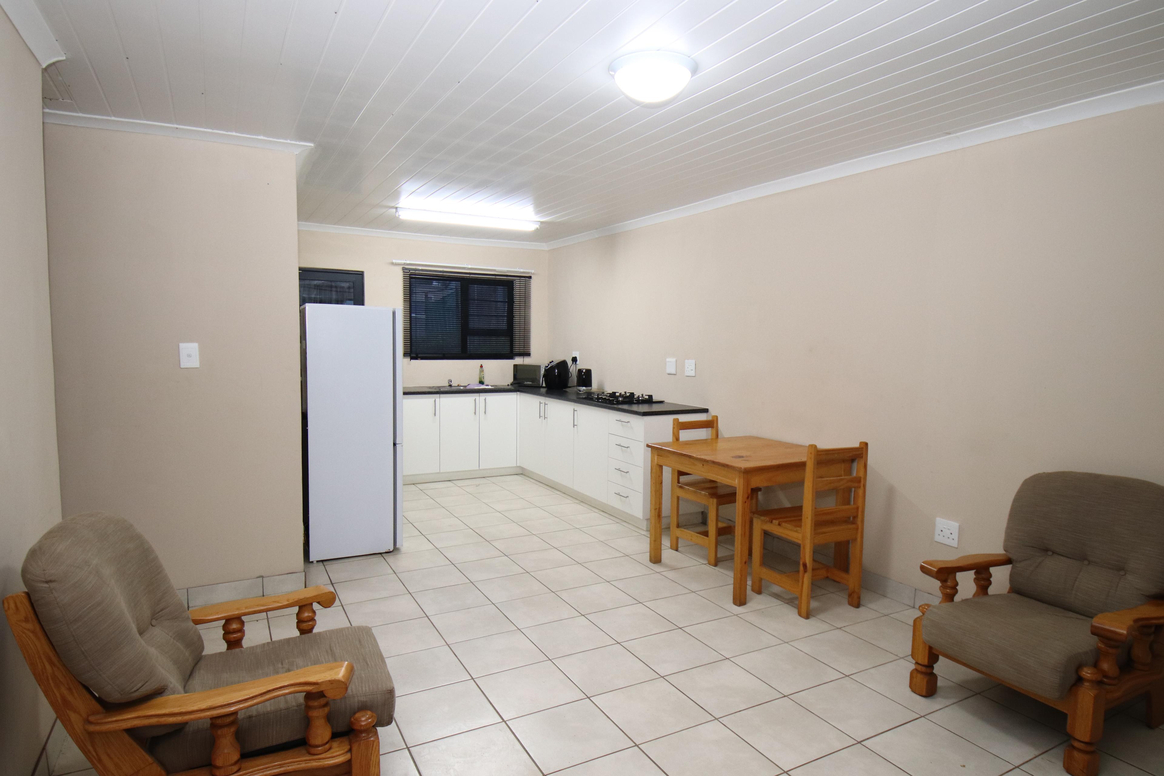 Image 4 of 6