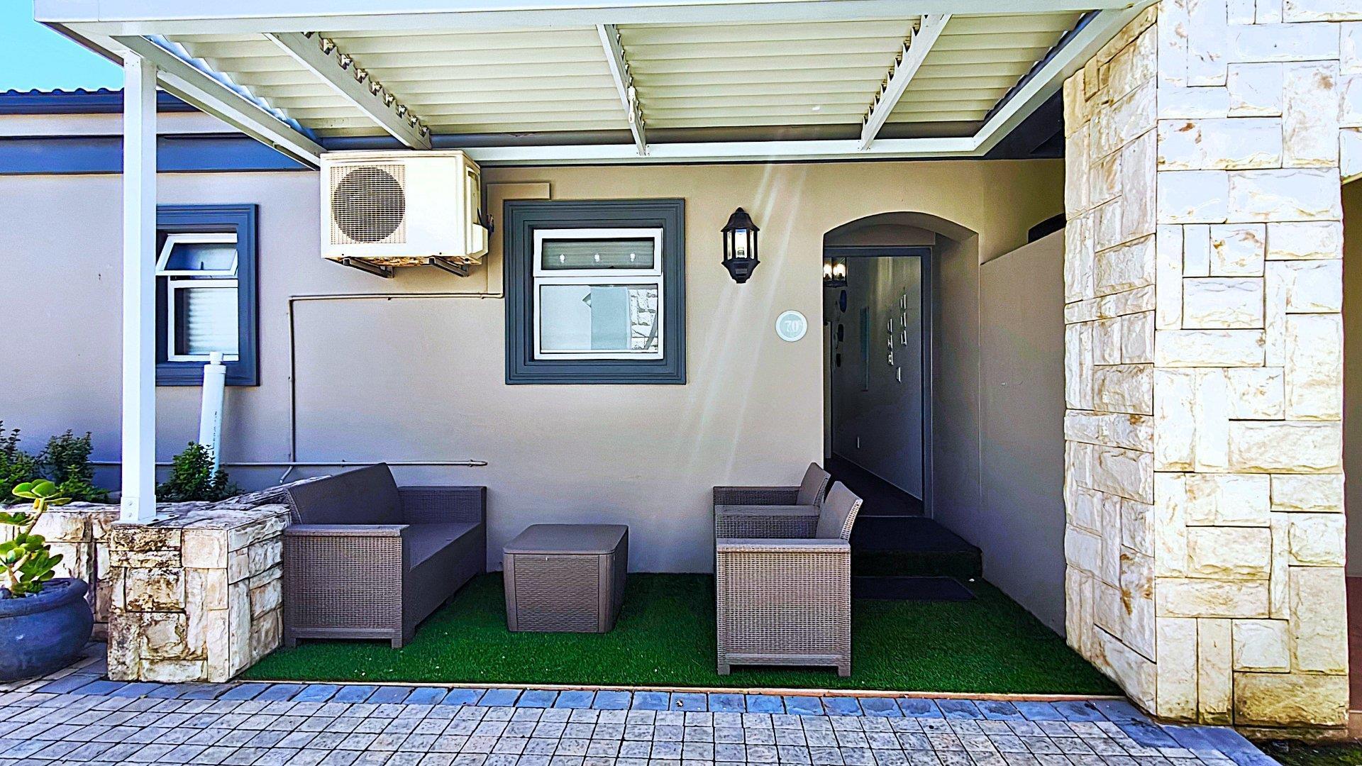 Image 3 of 6