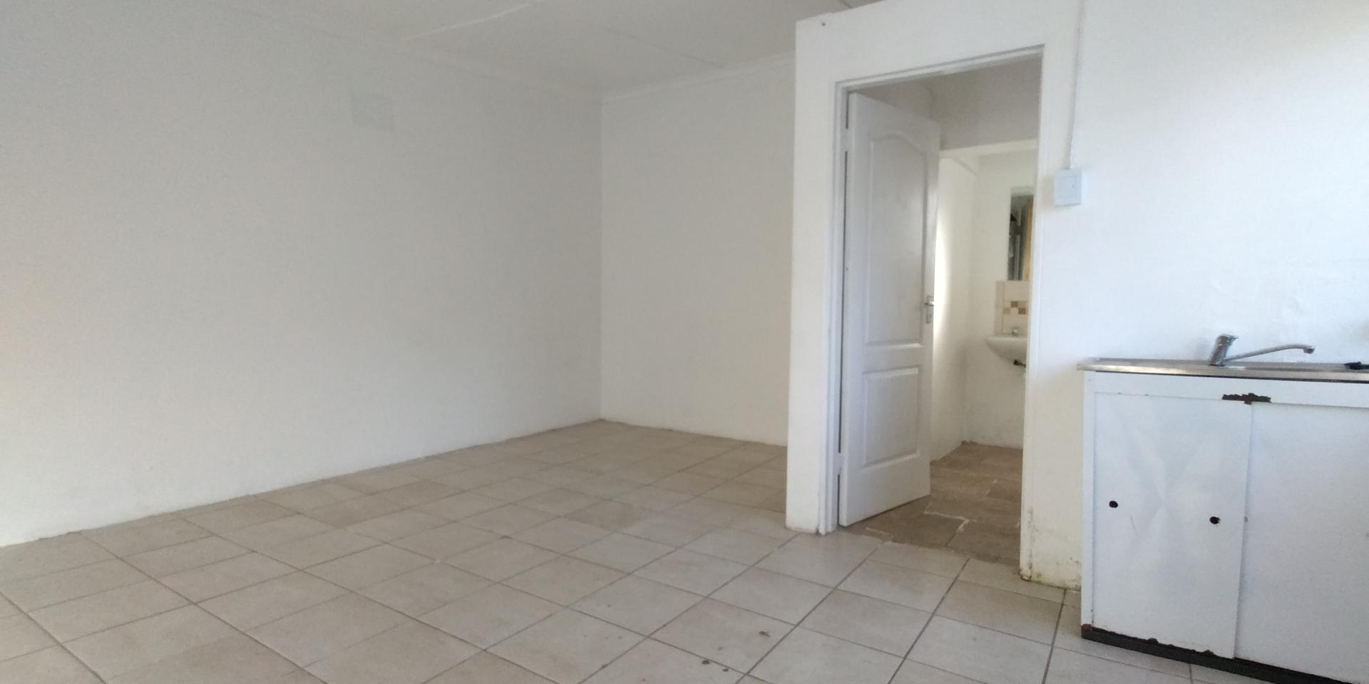 Image 4 of 6