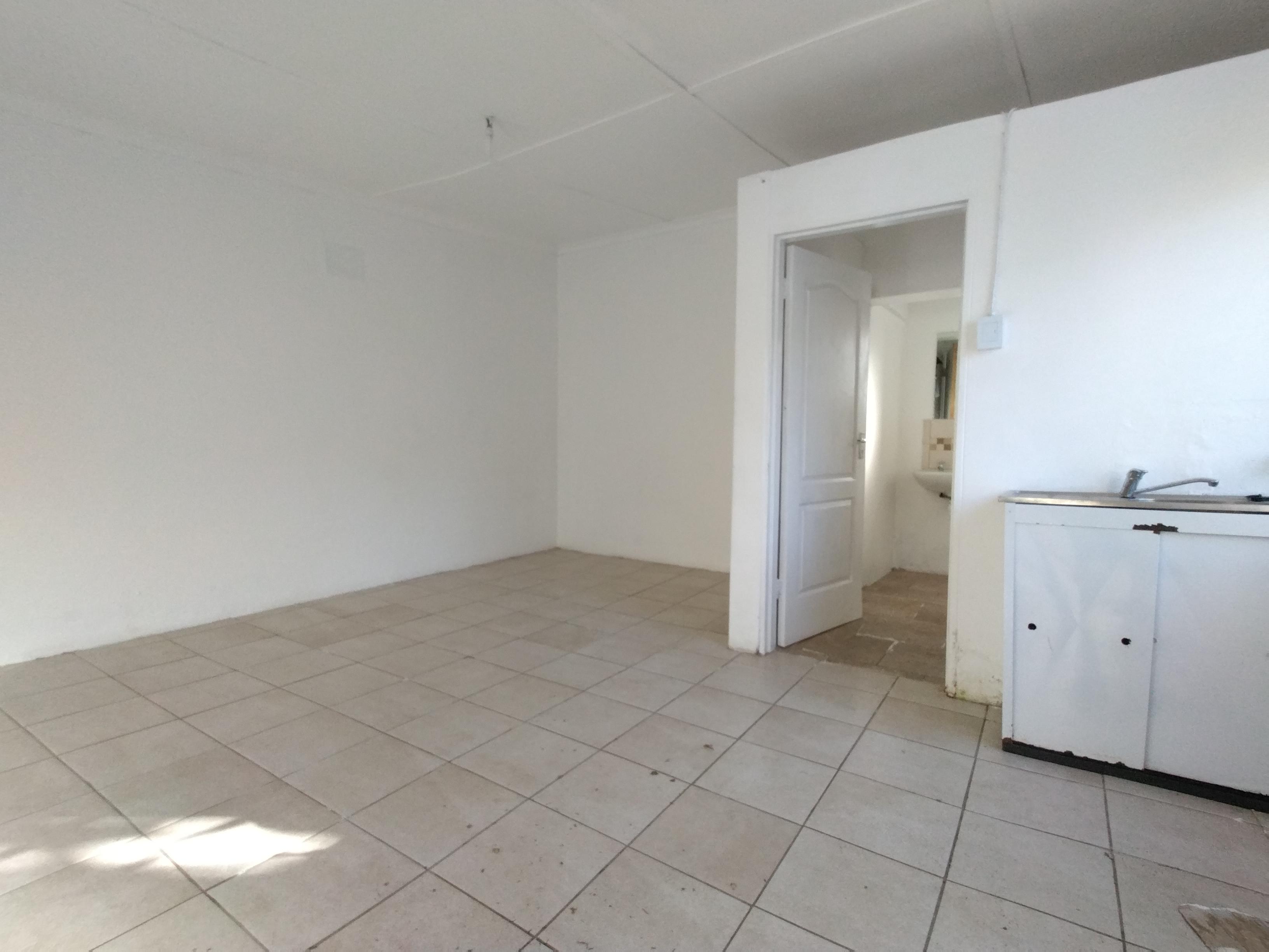 Image 4 of 6