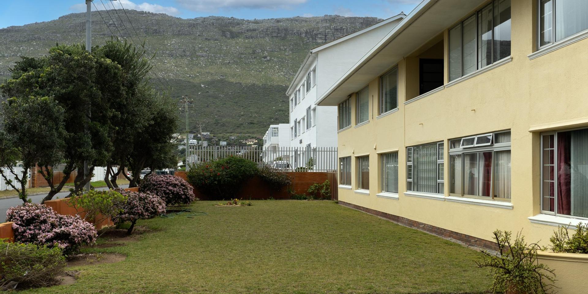 Image 2 of 6