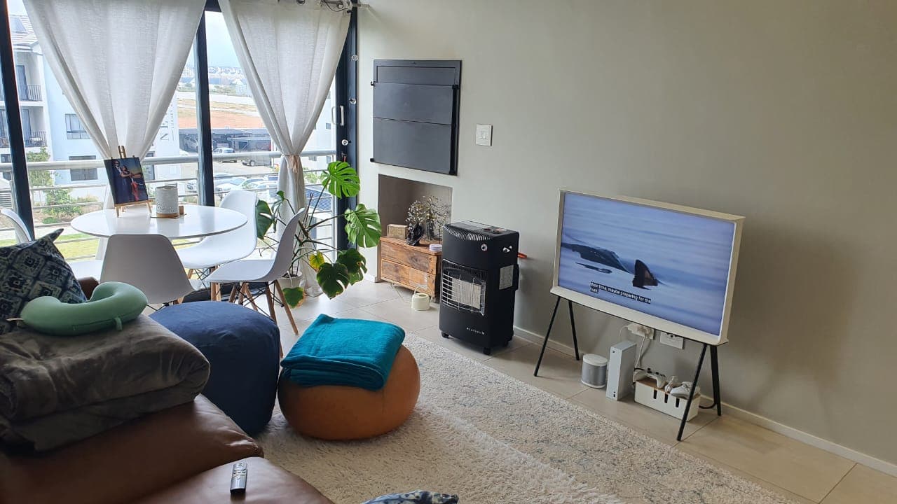 Image 2 of 6