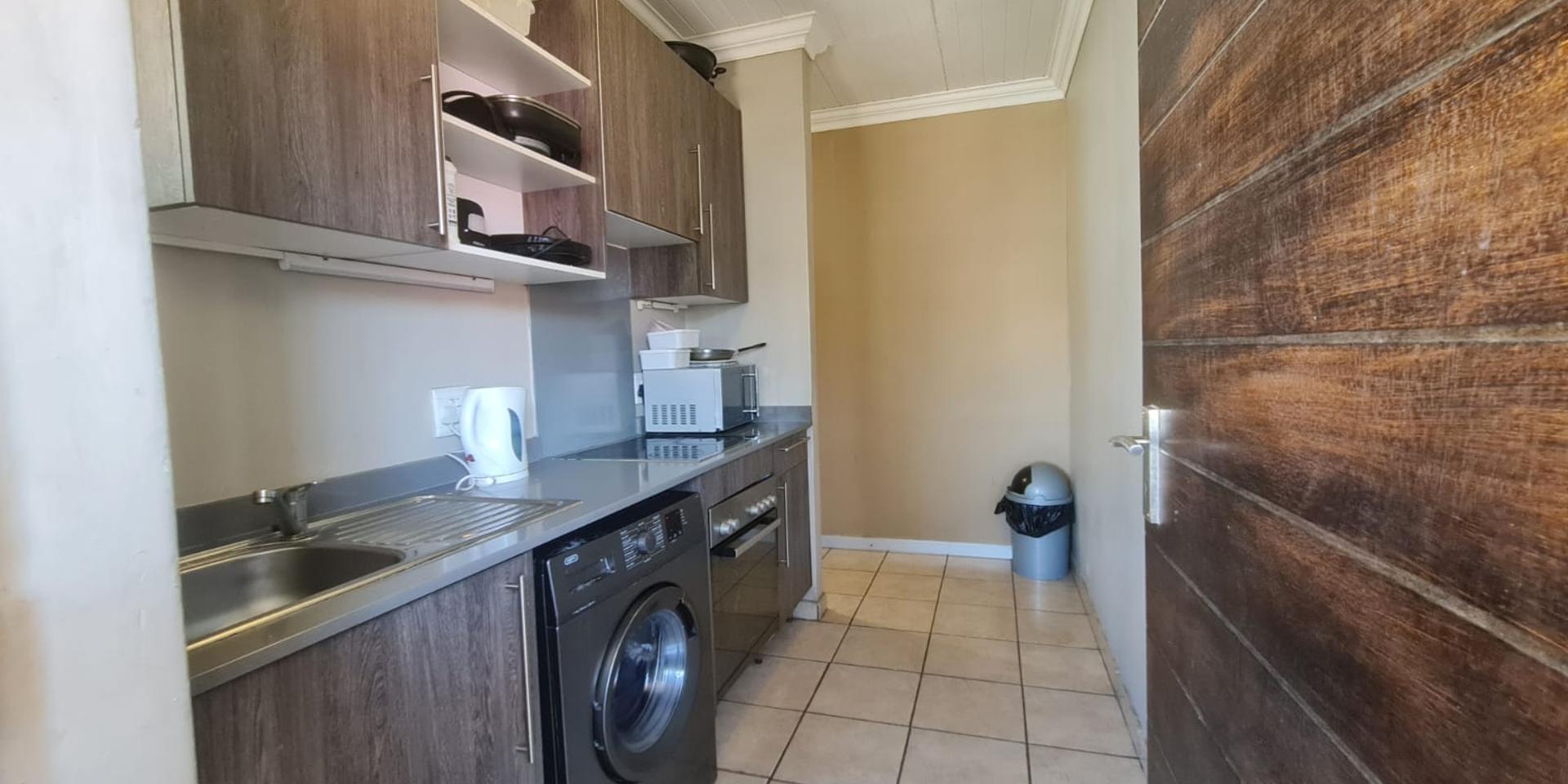 Image 2 of 6