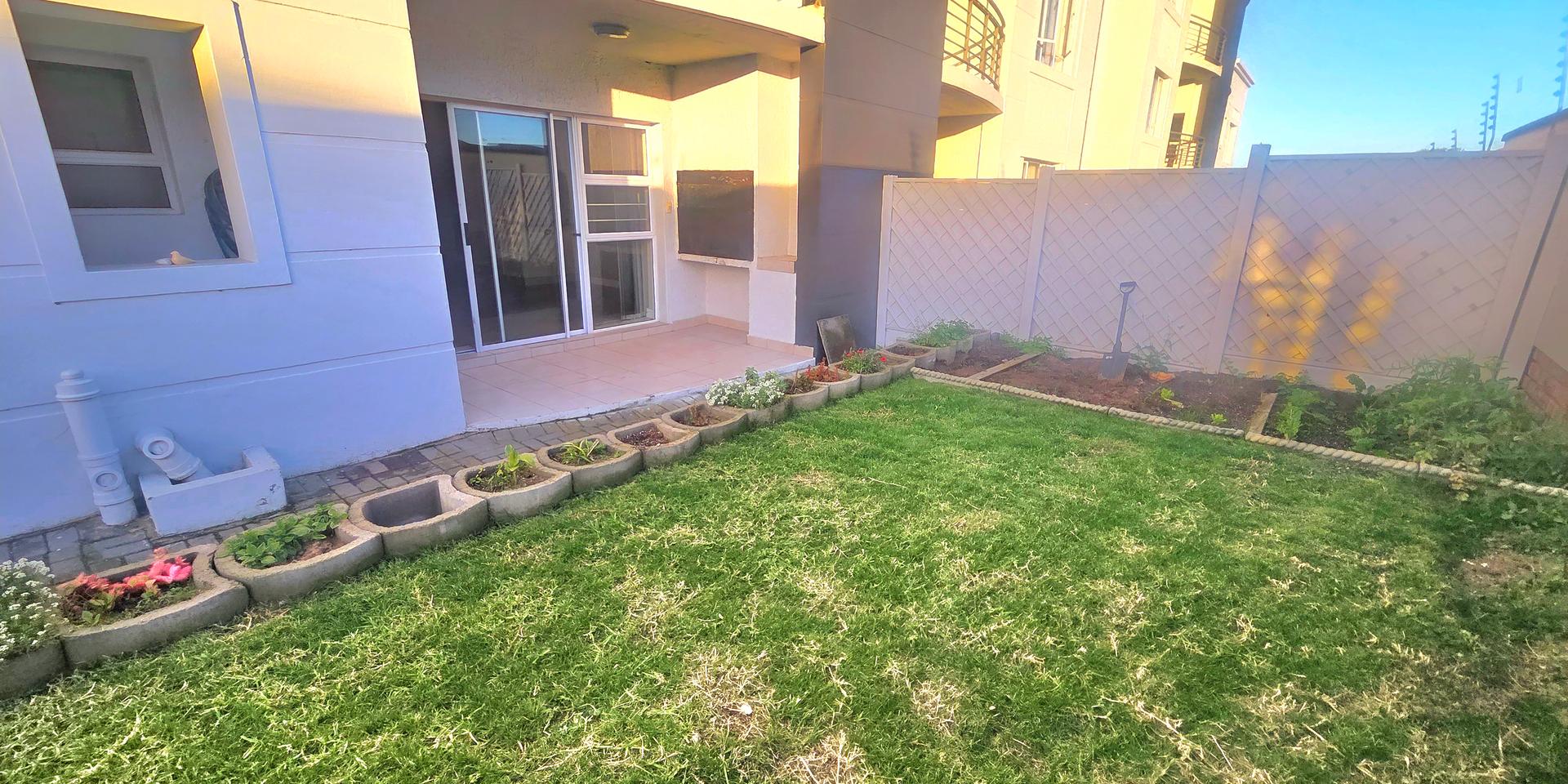 Image 4 of 6