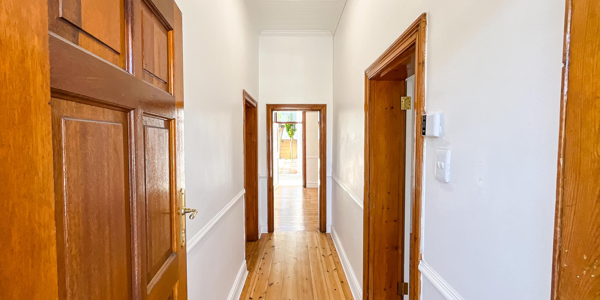 Image 4 of 6