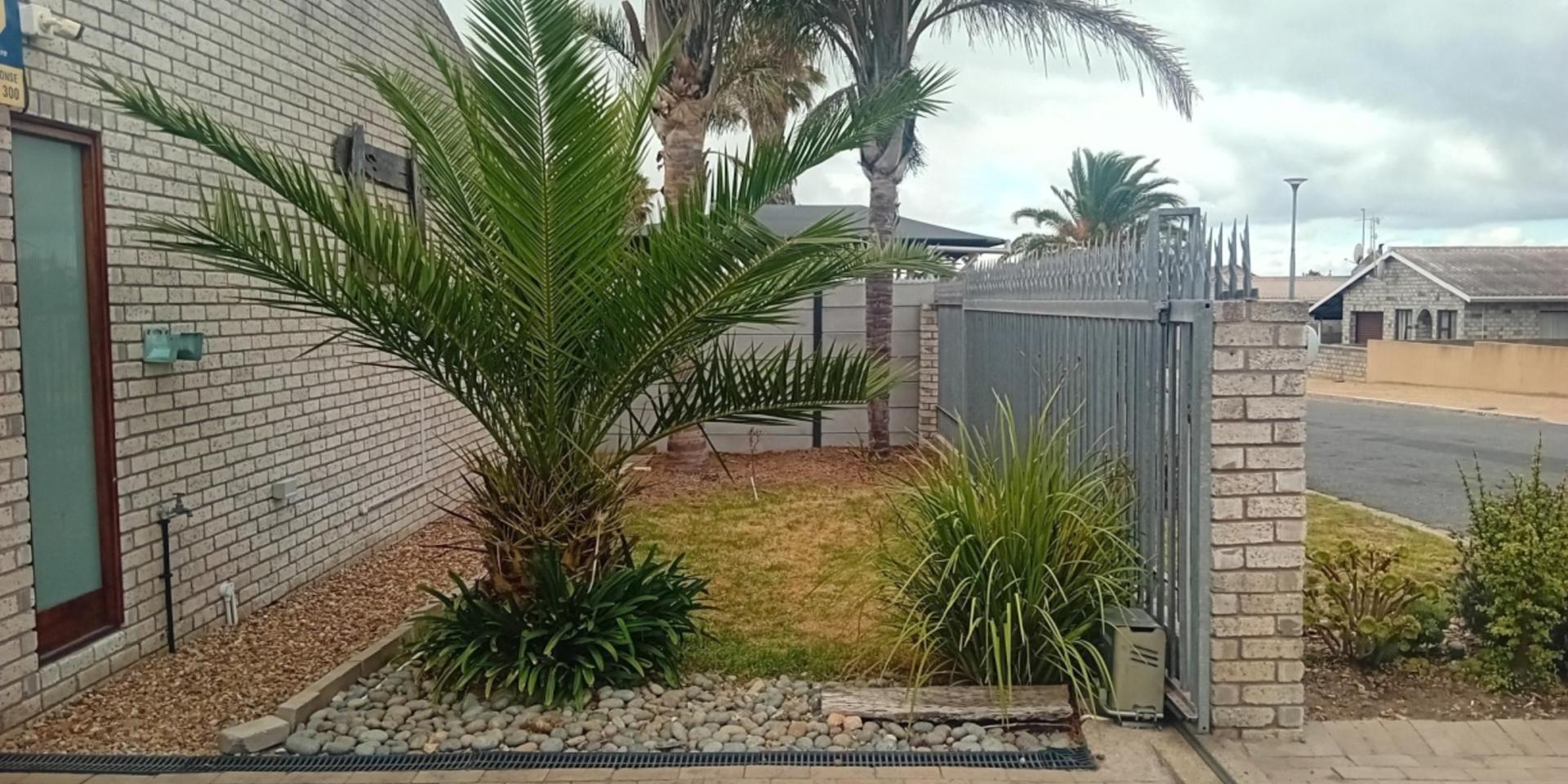 Image 4 of 6