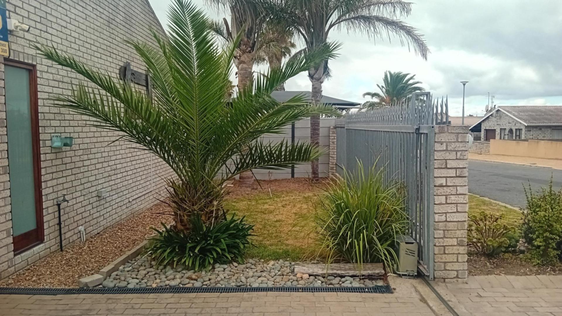Image 4 of 6