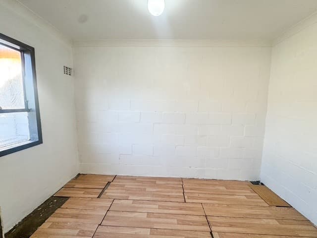 Image 5 of 6