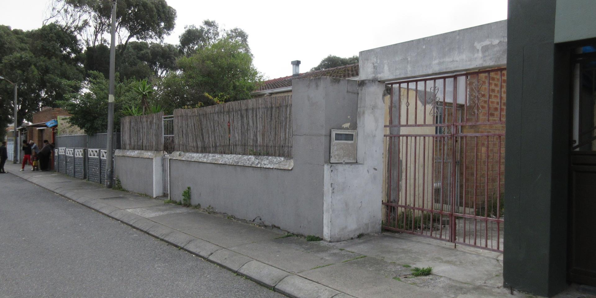 Image 1 of 6
