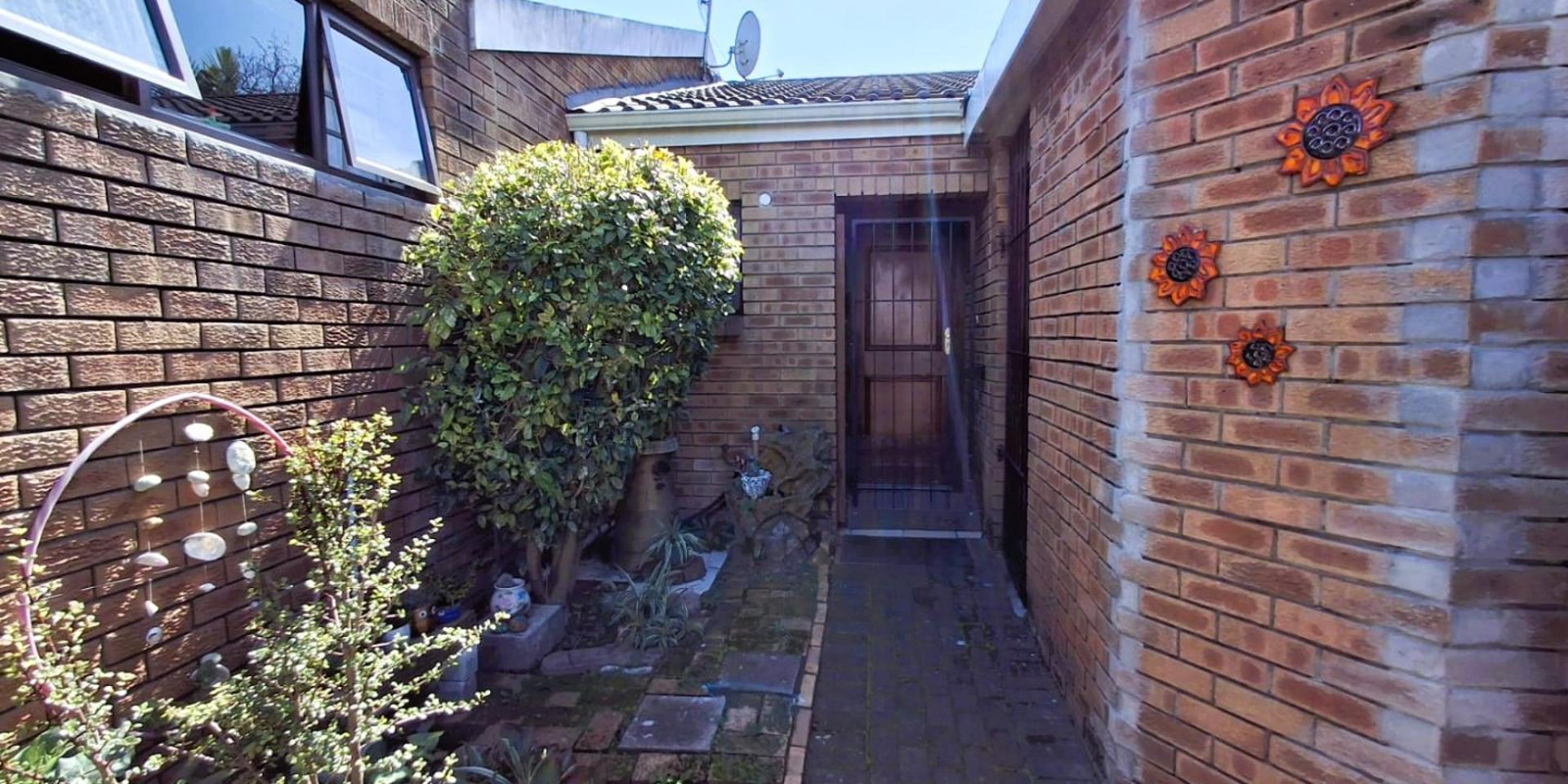 Image 4 of 6