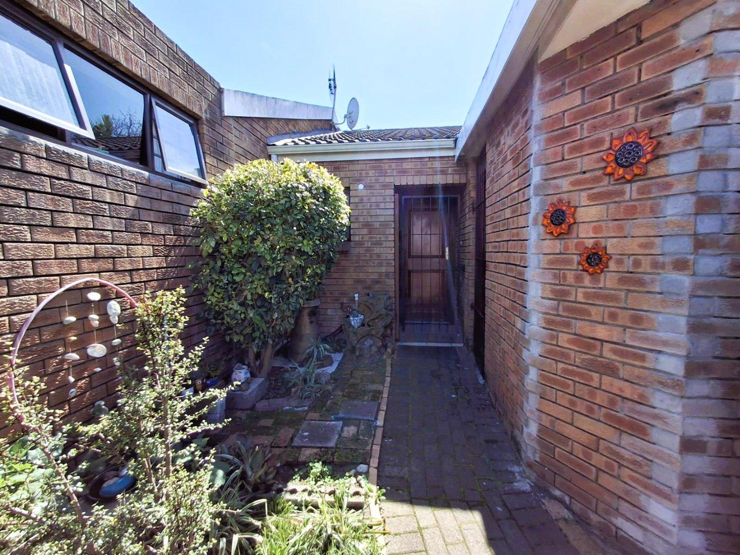 Image 4 of 6