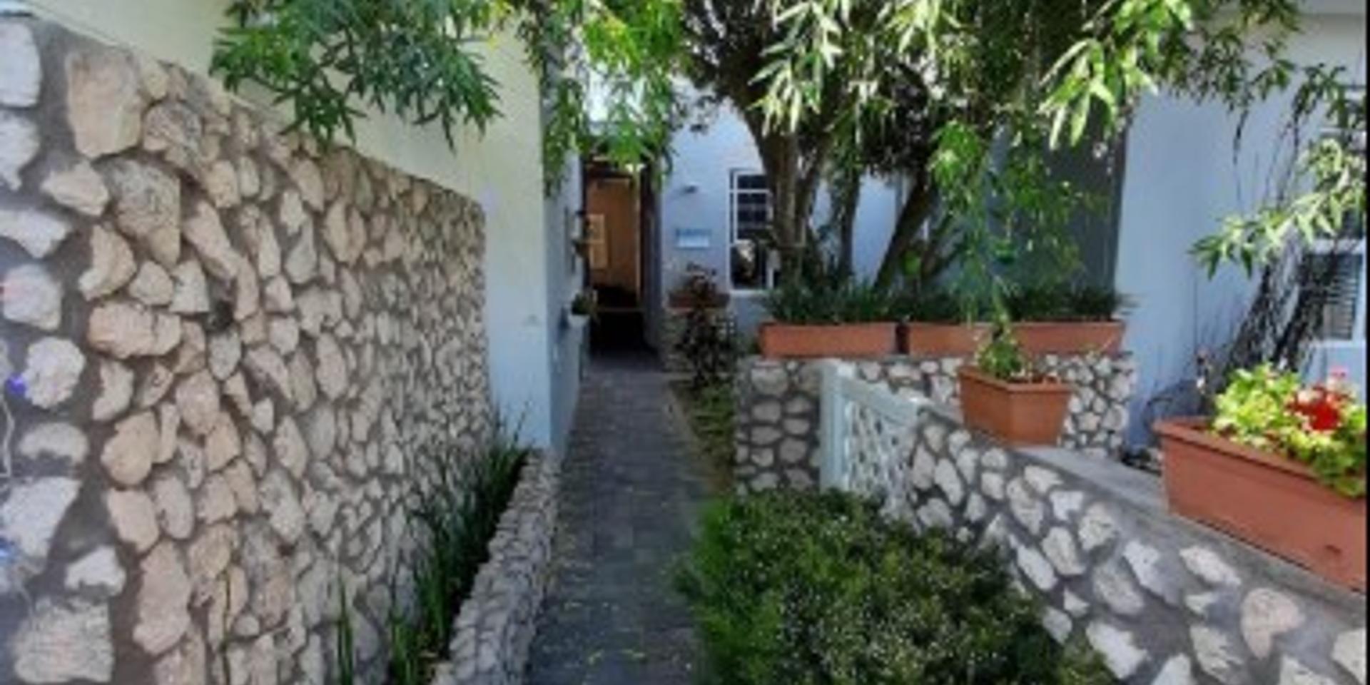 Image 2 of 6