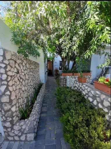 Image 2 of 6