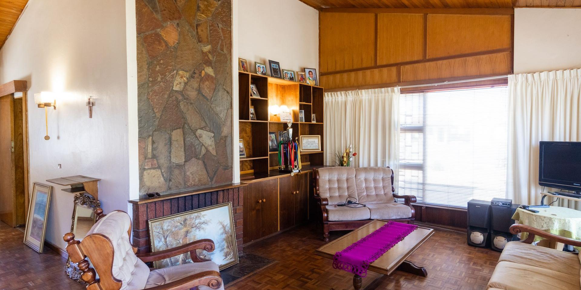 Image 4 of 6