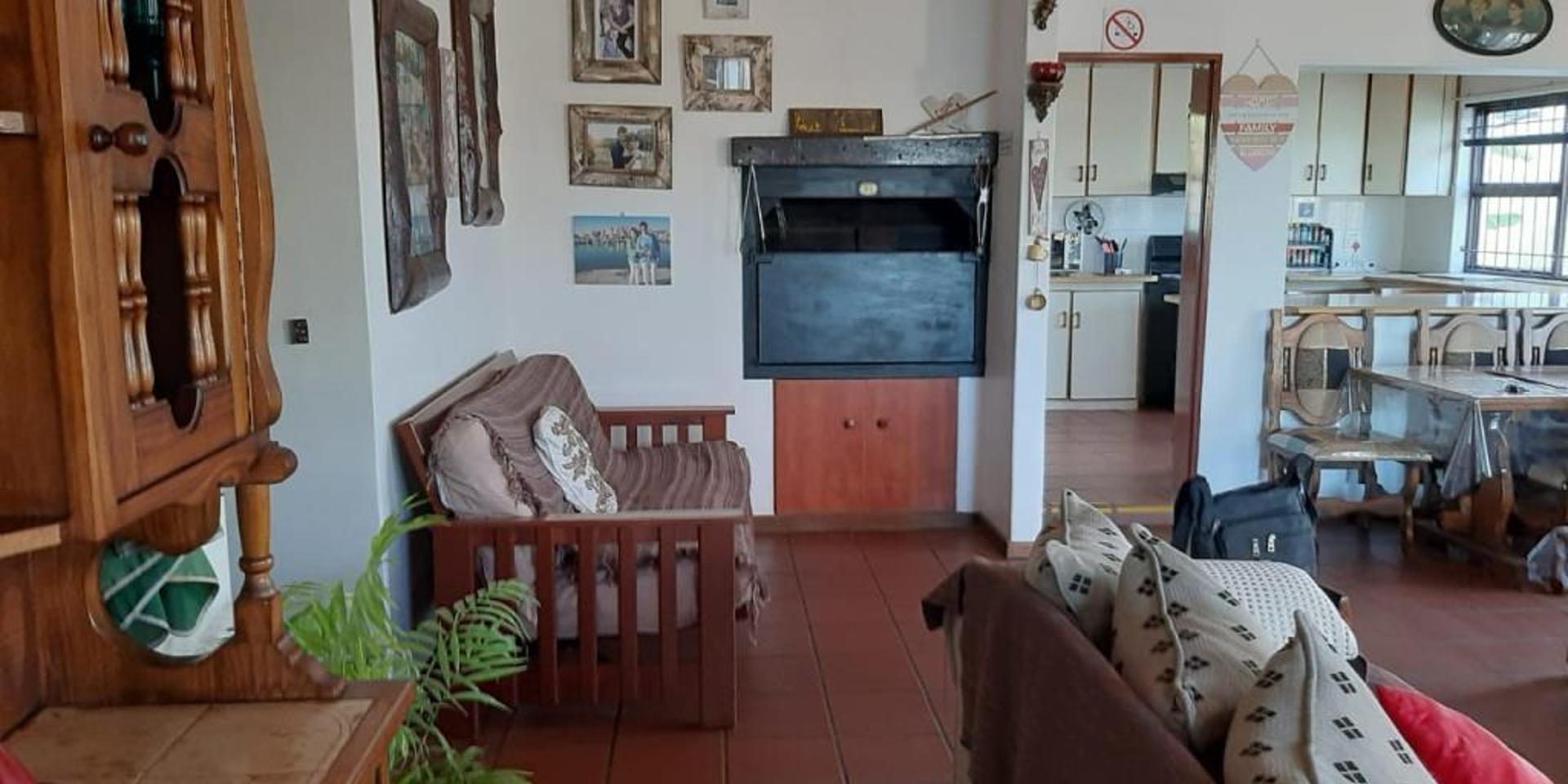 Image 4 of 6