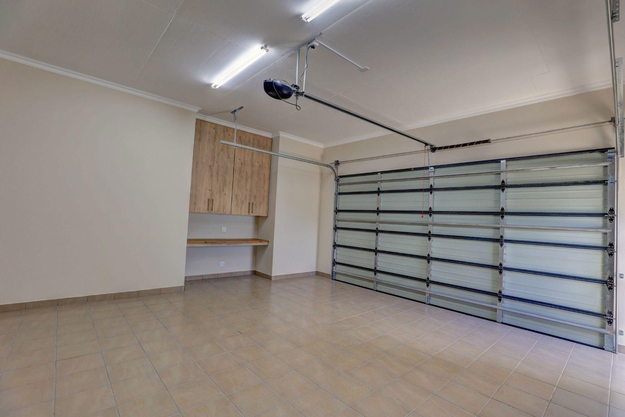 Image 4 of 6